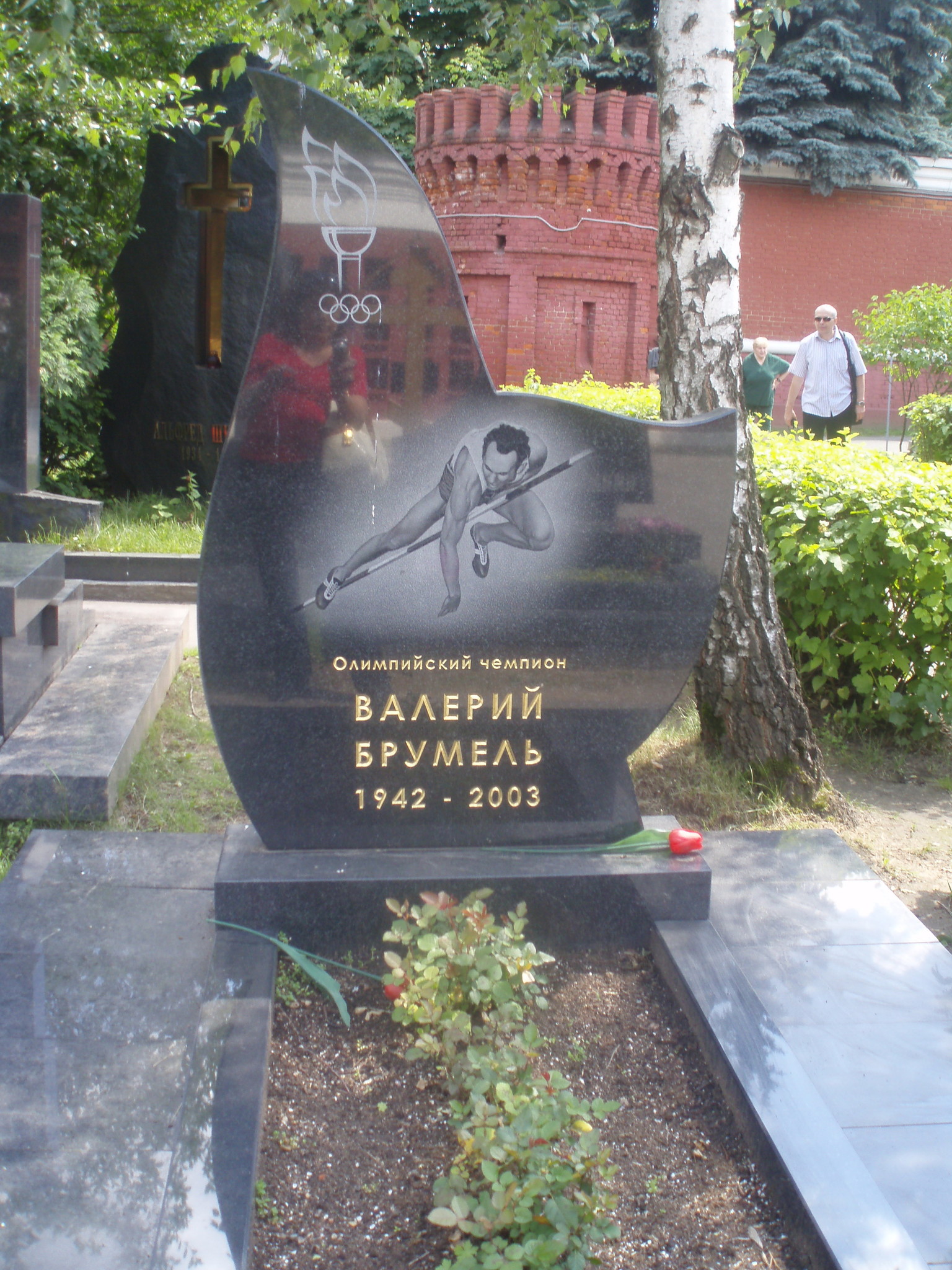 Могила Брумеля на Новодевичьем кладбище