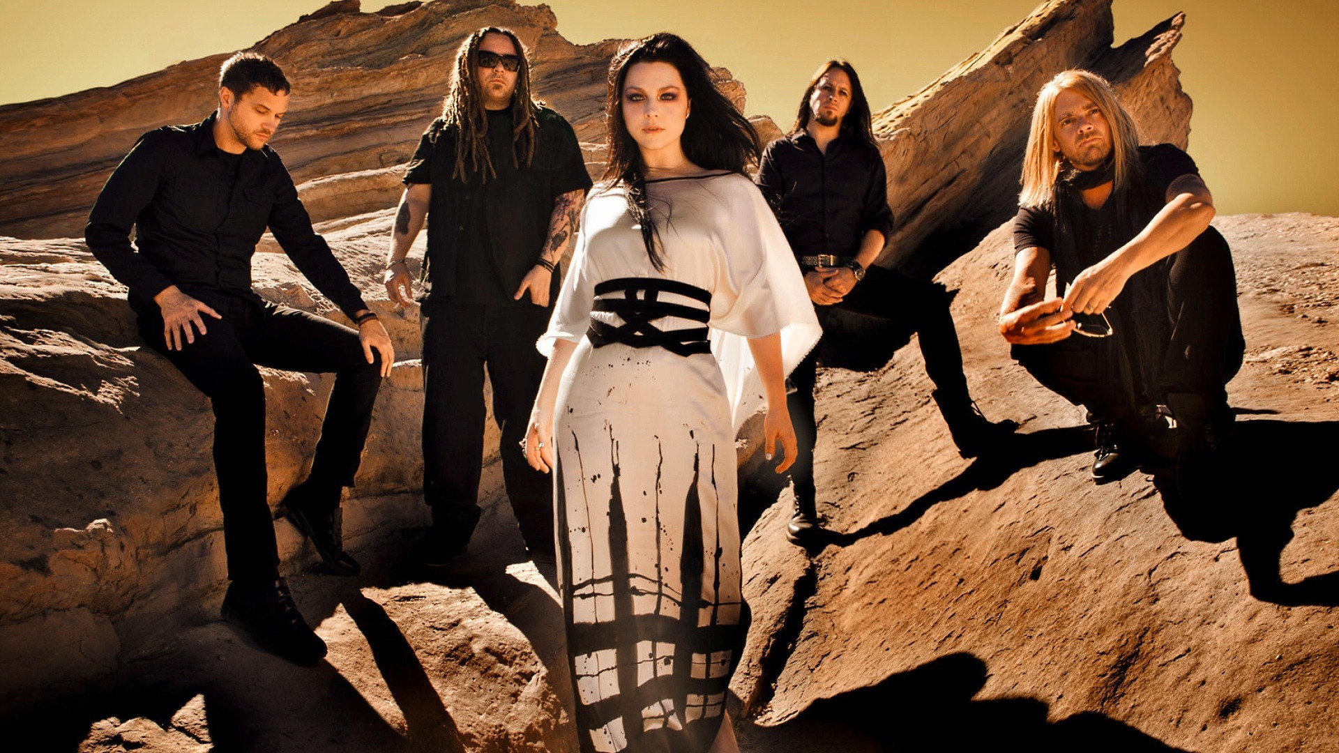 1 музыка есть. Evanescence. Рок группа Evanescence. Evanescence 1998. Группа Evanescence 2022.