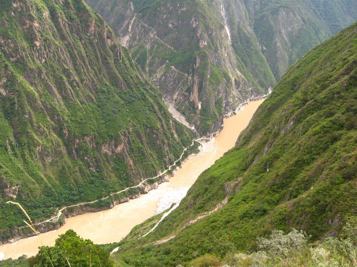 Хуанхэ древний египет. Река Янцзы ущелье тигра. Янцзы река Янцзы. Хуанхэ и Янцзы. Реки Хуанхэ и Янцзы.