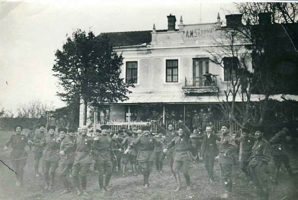 Кубанский гвардейский казачий дивизион, 1923 г. Из архива белого эмигранта, жившего в Сербии и служившего в этом дивизионе.