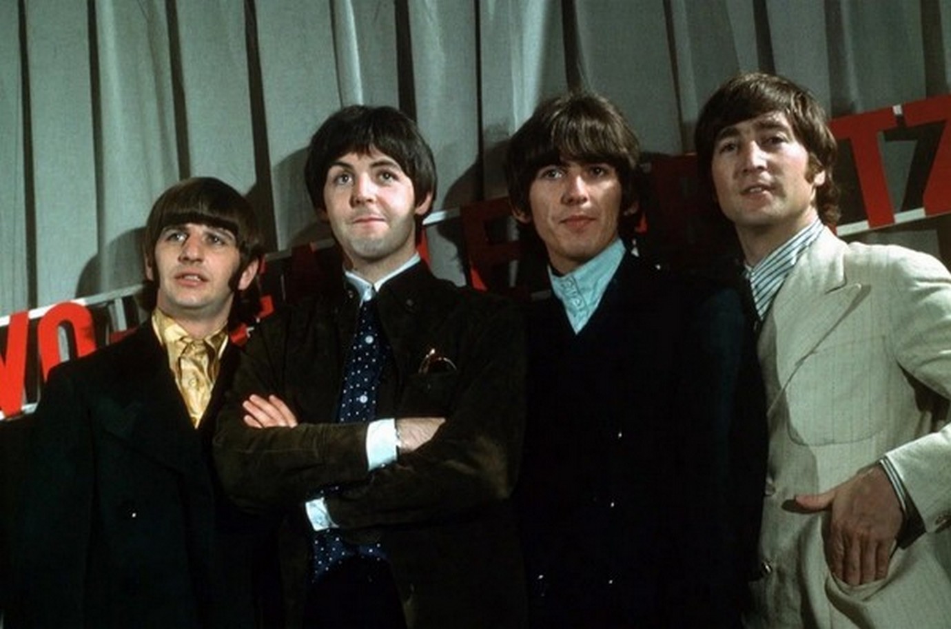 Группа битлз песни слушать. The Beatles 1967. Группа the Beatles 1970. The Beatles 1965. Битлз 1966.